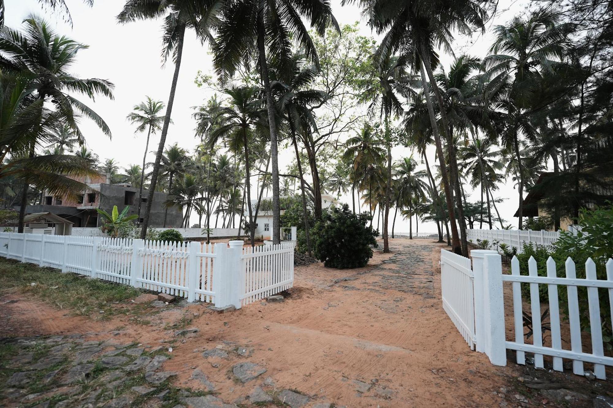 Beach At The White House Udupi Eksteriør billede